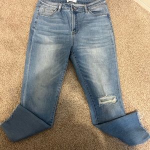 Distressed jeans / light blue jeans